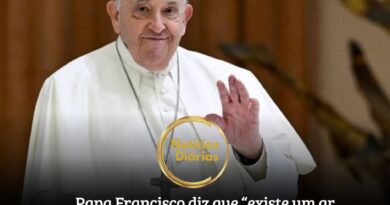 Em uma conversa com padres de Roma, o papa Francisco teria dito que “existe um ar de viadagem no Vaticano“.