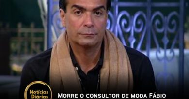 Morreu na tarde deste sábado (7) o consultor de moda e ex-”A Fazenda” Fábio Arruda. Ele foi encontrado morto em sua casa na região do Itaim Bibi, área nobre de São Paulo.